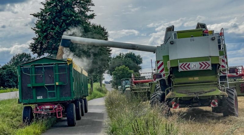 Truck overturns on DK62 in Kręgi Nowe