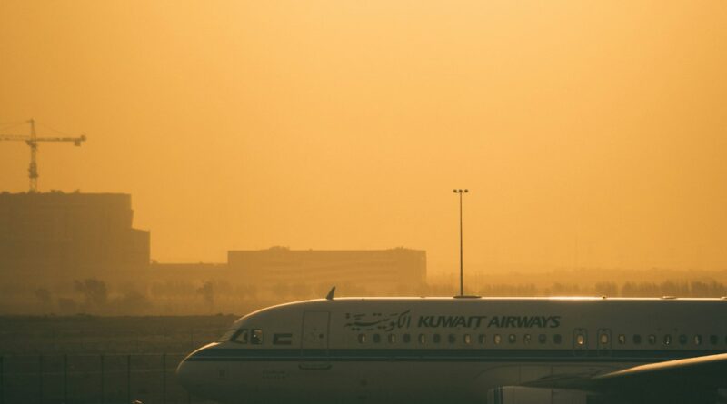 LOT suspends Middle East flights; MFA opens hotline